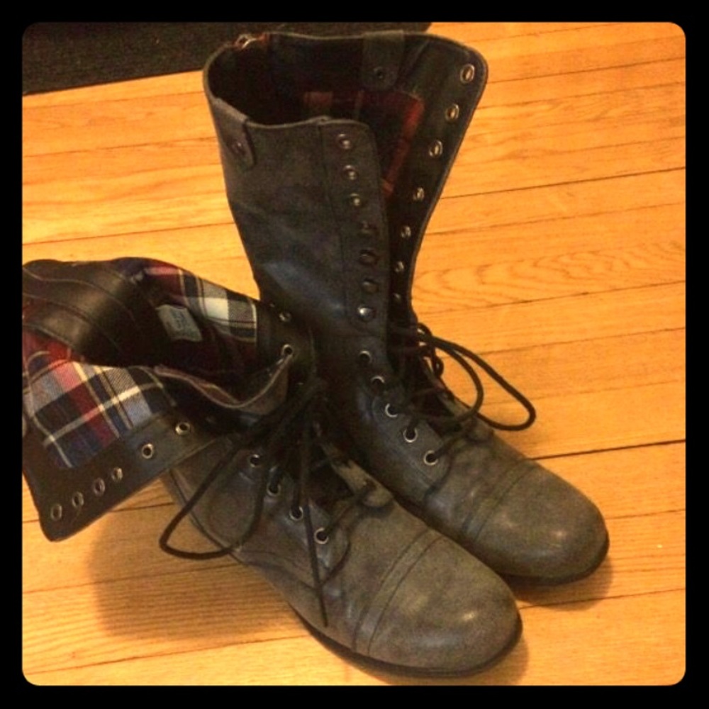Grey Steve Madden Boots Size 7
